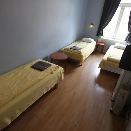 Hostal Sentrum *