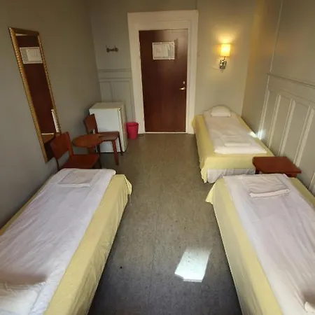 Hostal Sentrum *